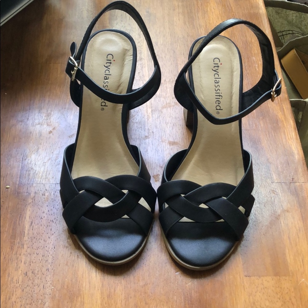 Braided black chunk heel